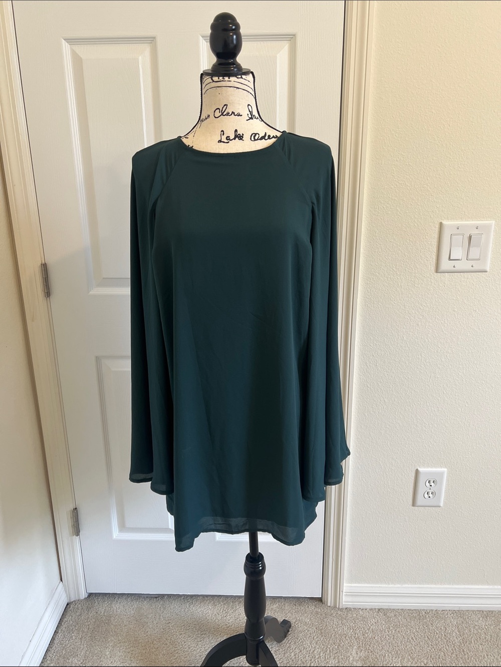 Forever 21 Emerald Green Long Sleeve Shift Dress